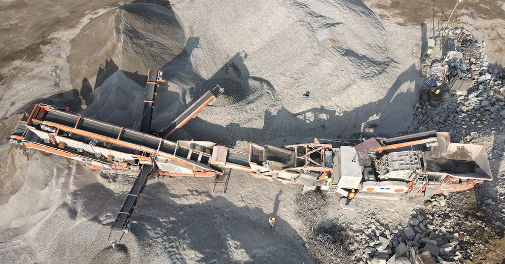 Analyzing the Impact of Mobile Crusher Plant on Material Recycling Processes